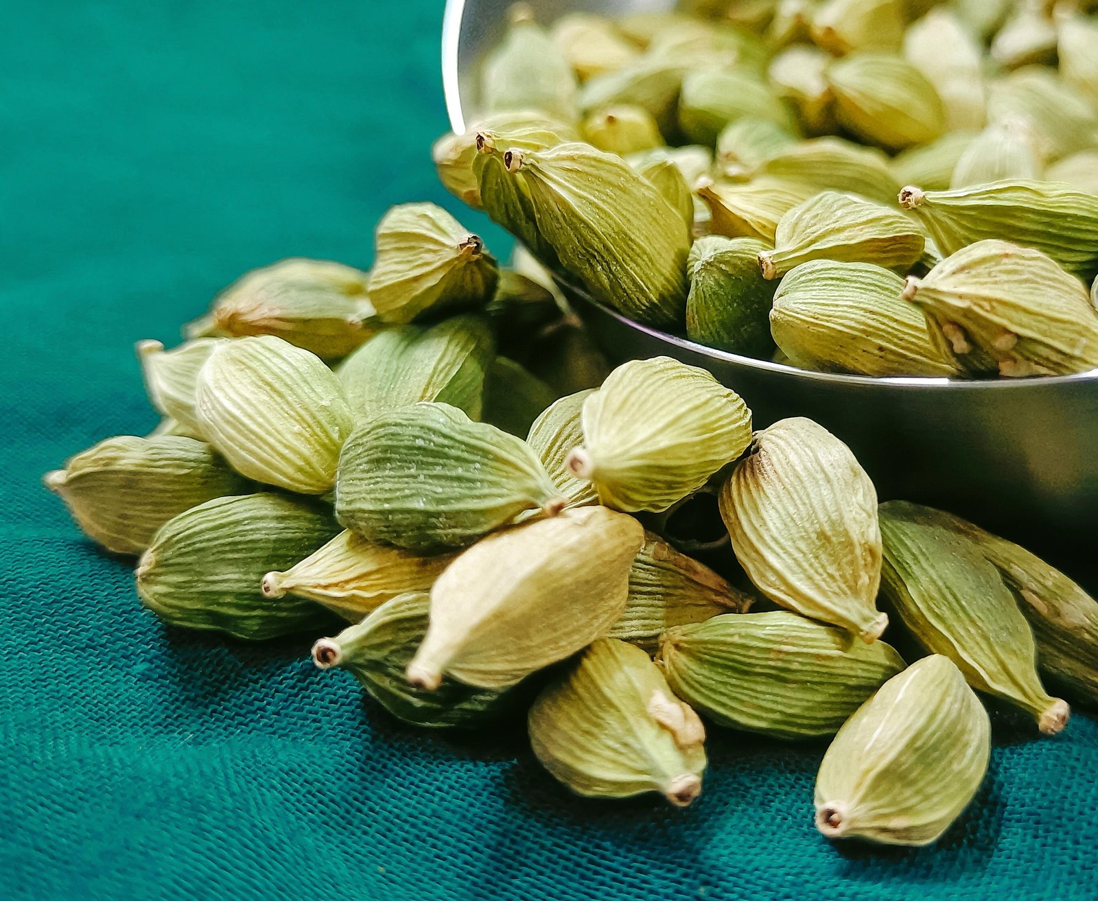 jaspreetkalsi-cardamom-6300029_1920
